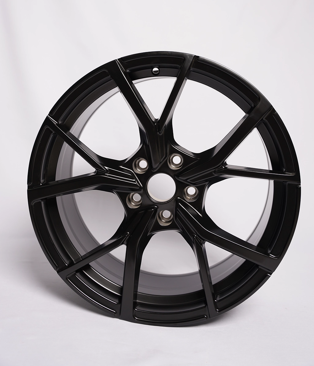 E zezë me shkëlqim 18'' dhe 19''